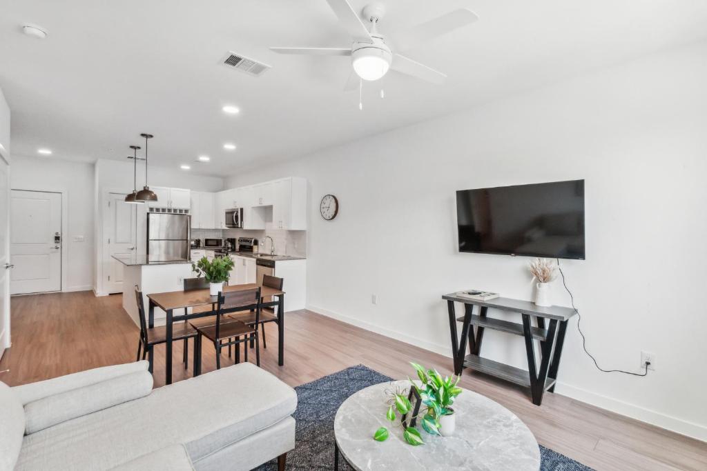 Spectra Parks 7310, Stunning Austin Oasis, Austin