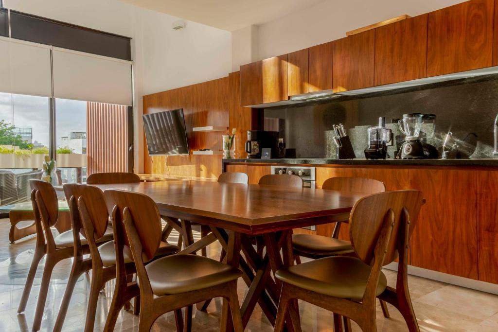 Exclusive 5th Ave Apt with Private Pool, Playa del Carmen
