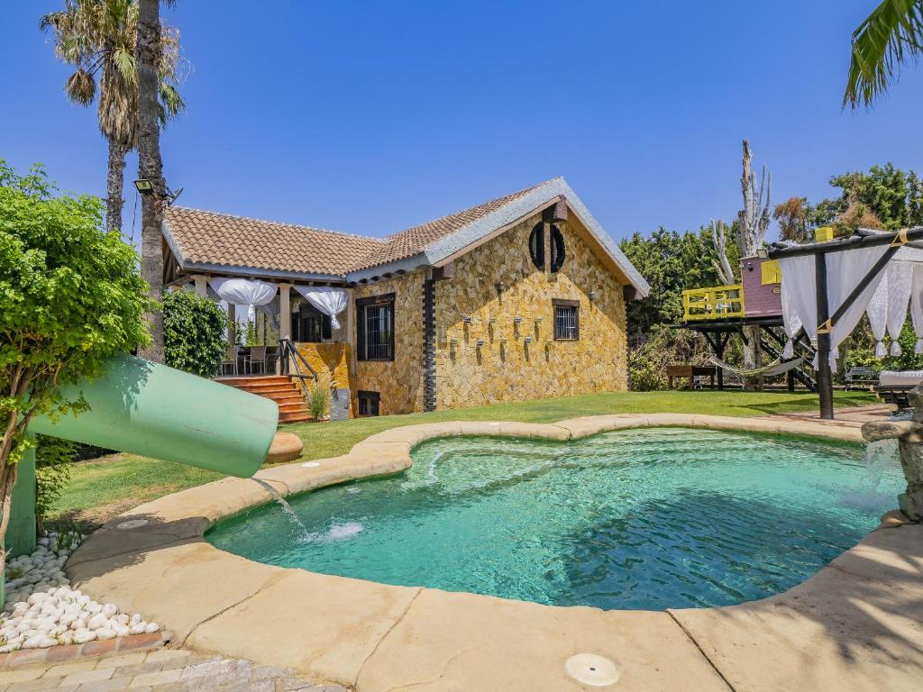 Cubo's Whitestone Villa Family Fun - 1