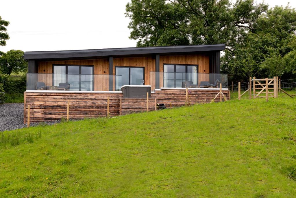 The Lookout, Preston