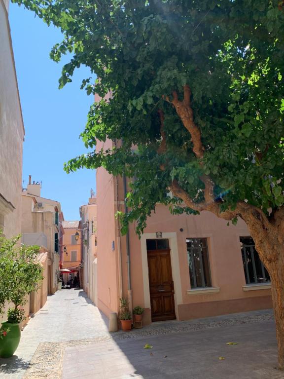 À Sanary en rue piétonne, Sanary-sur-Mer