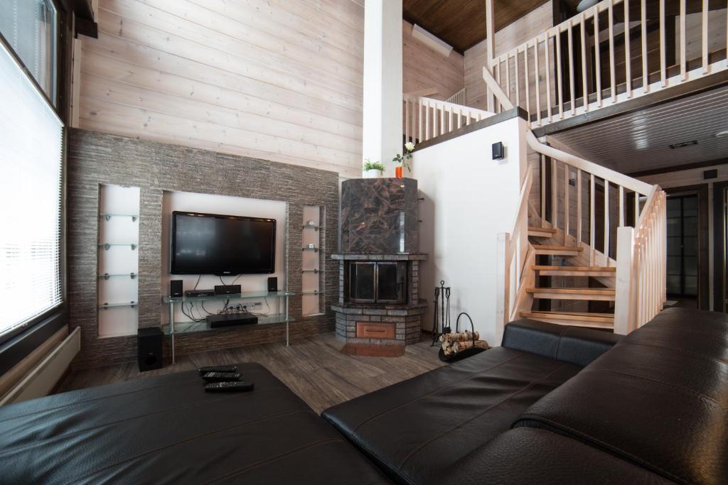 Shared lounge/TV area
