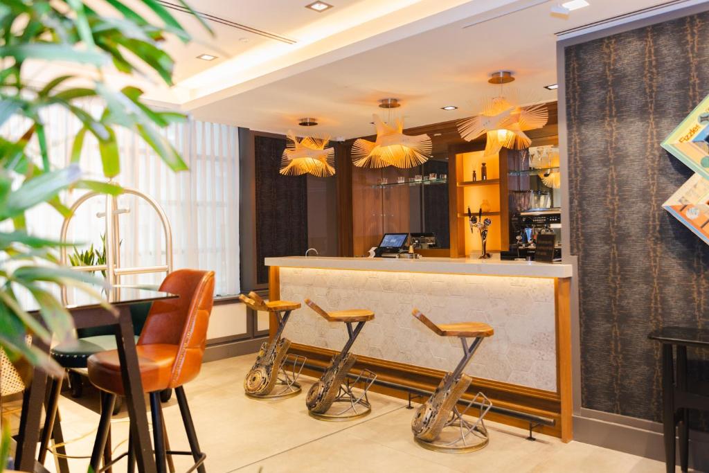 Bar/lounge