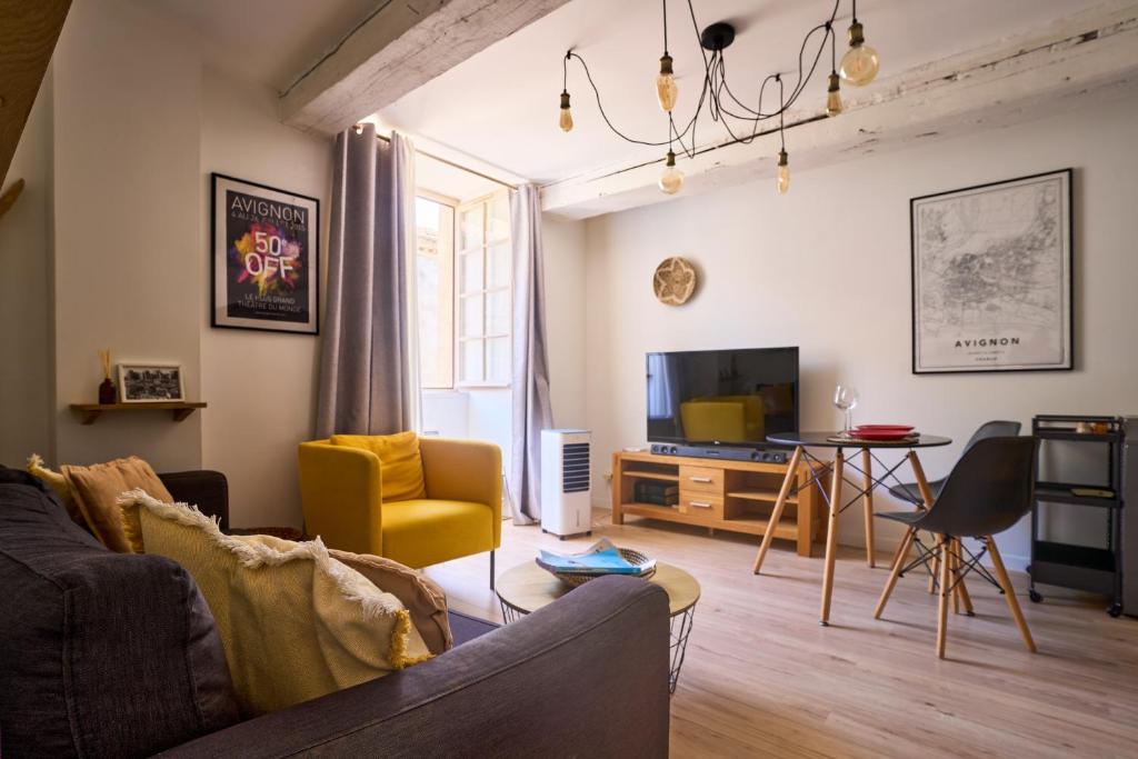 Appartement en plein coeur historique et animé - 1