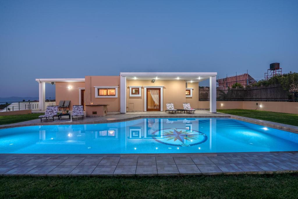 Nikola's Villa Stalos Chania 전경