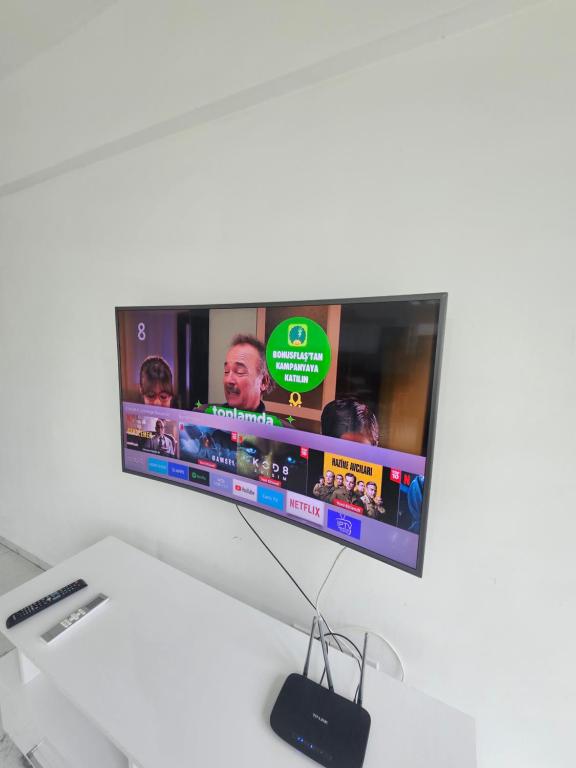 Özyalçın Havuzlu Daire, Kyrenia