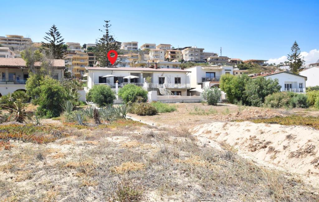 3 Bedroom Gorgeous Apartment In Alcamo - 1