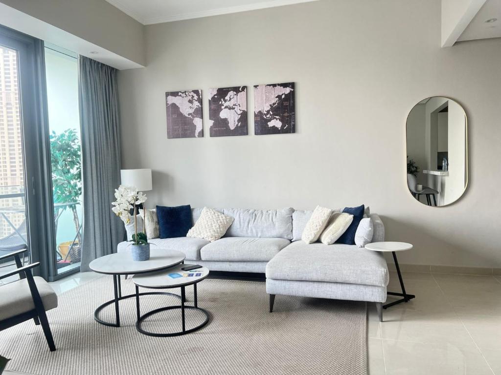 Daniels 1BR at Silverene Tower Dubai Marina, Dubaj
