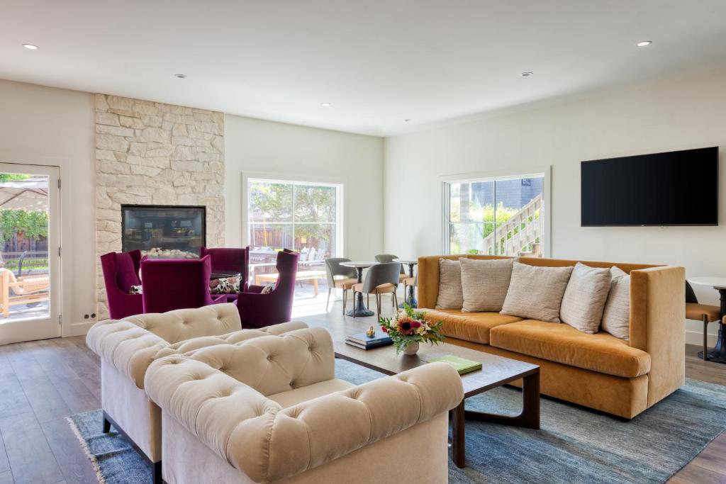 2. 센차 호텔 (S..