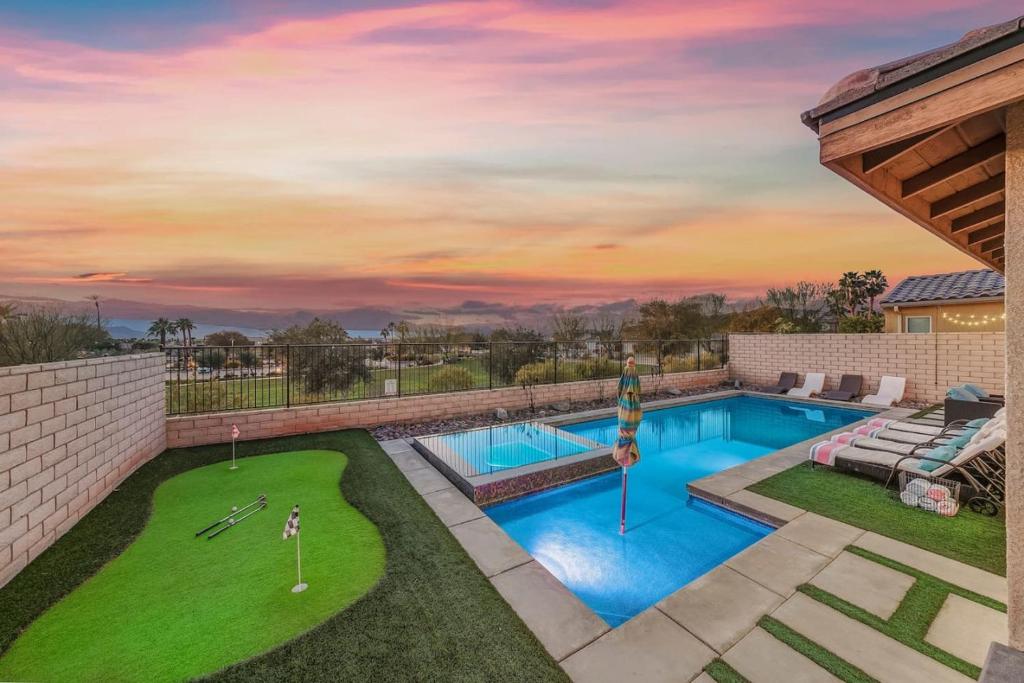 Moonlight Mountain View, Indio