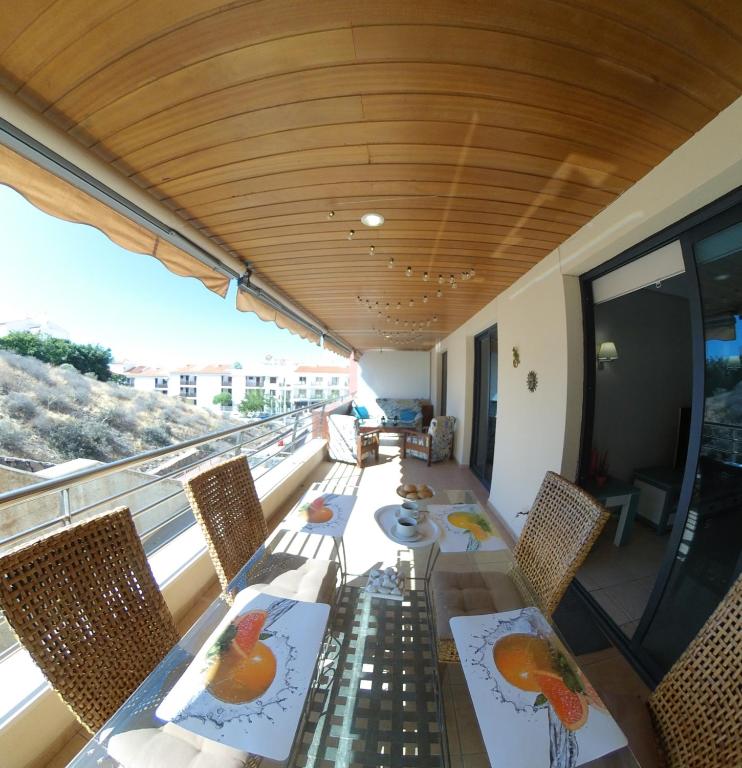 Spacious 2 beds appt with pool in a large complex - 2