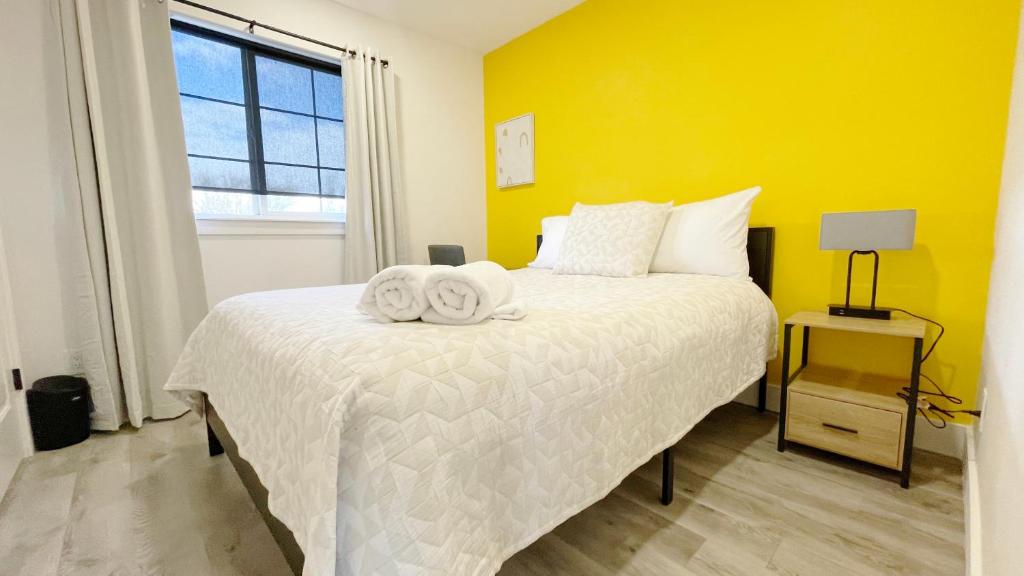 Private Room with Shared Spaces in Fully Equipped Lehi Home, Lehi