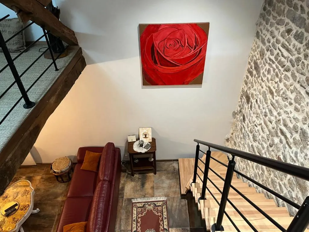Gîte Charmant La Combette, hotel in Thouron