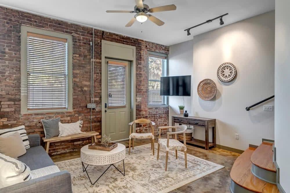 Hidden-Gem 2B Towhhouse in Springfield Close to DT and Stadium!, Jacksonville