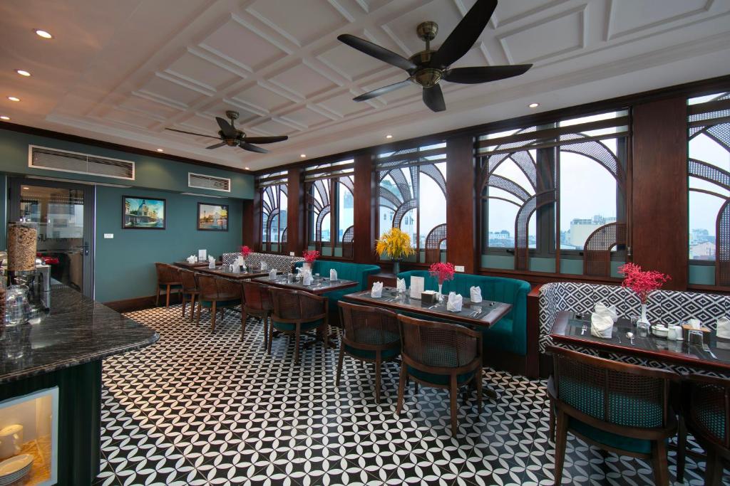 Restaurant, Salute Premium Hotel & Spa in Hanoi