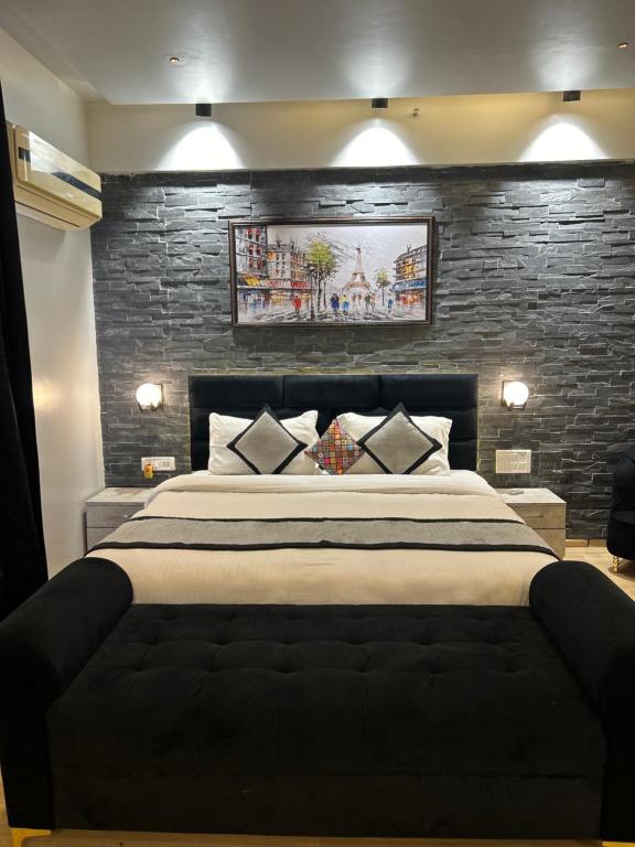 The Origin Suites opp Hyatt Regency