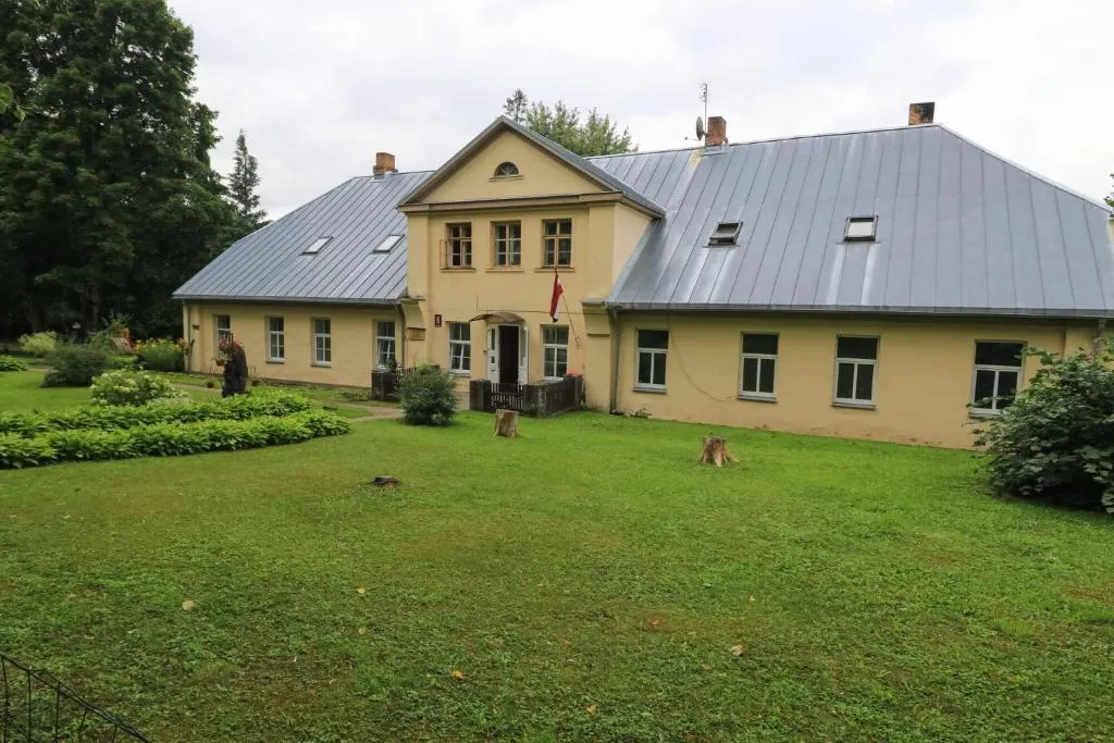 Parka nams, hotel en Kazdanga