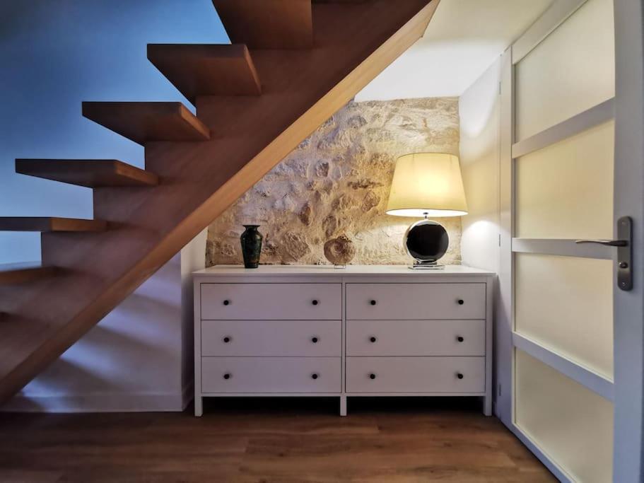 4 mins RER - St Germain en Laye Super Center - Wei&Pei Apartment, Saint-Germain-en-Laye