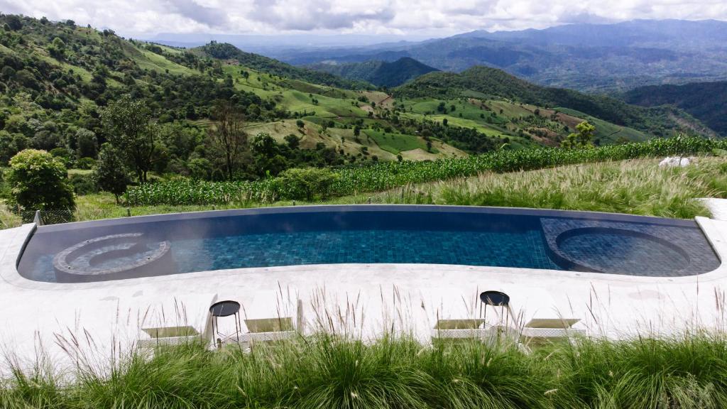 Wawee Retreat－房內視角與露台景觀