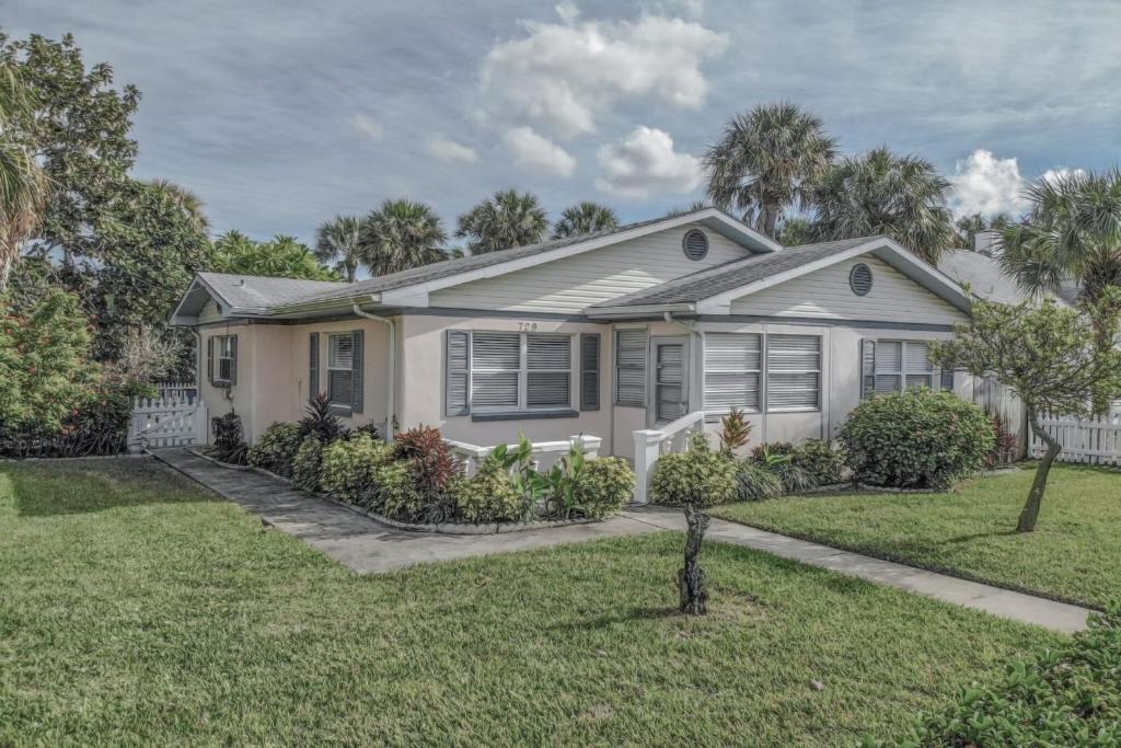 Seas The Day - Monthly Beach Rental, Clearwater Beach