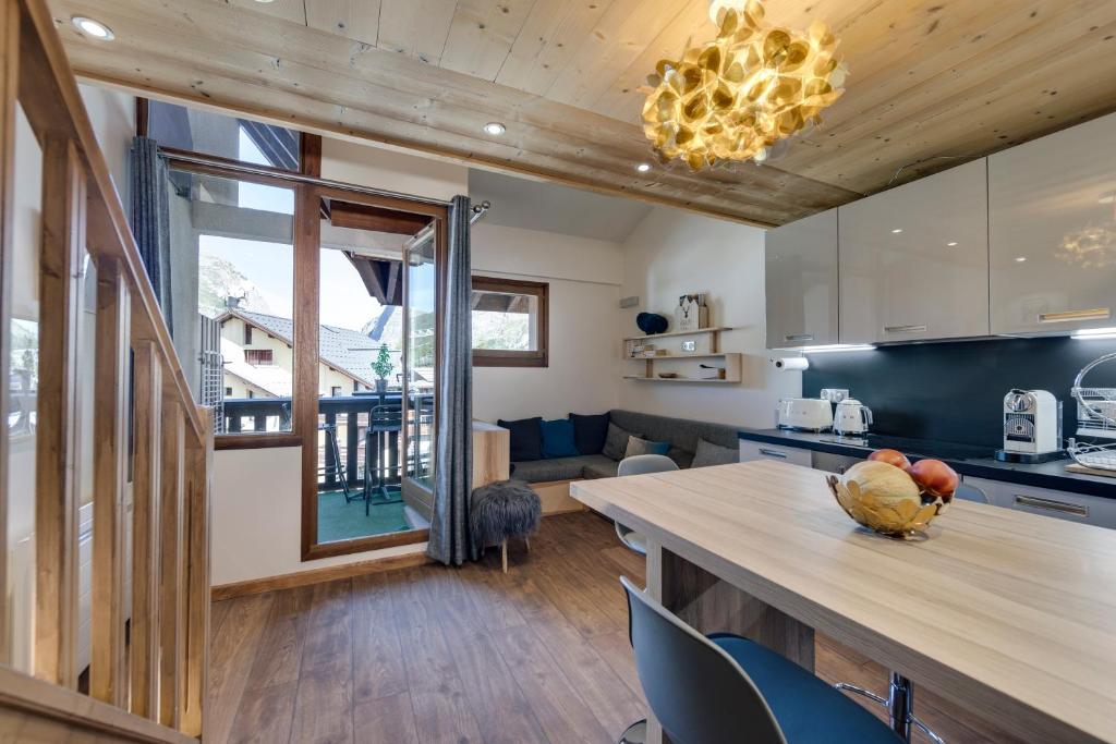 CHANTELOUVE Tres bel appartement avec une jolie Vue - 1