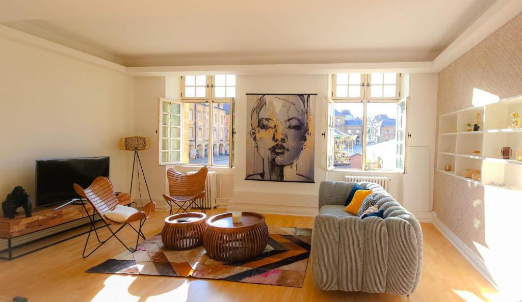 Grand Apt 130m2 vue place ducale, Charleville-Mézières