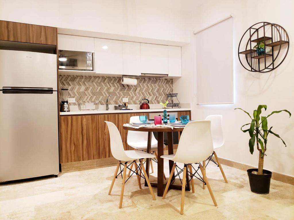Bahay Condo Chic design Equipped fast Wifi, Playa del Carmen