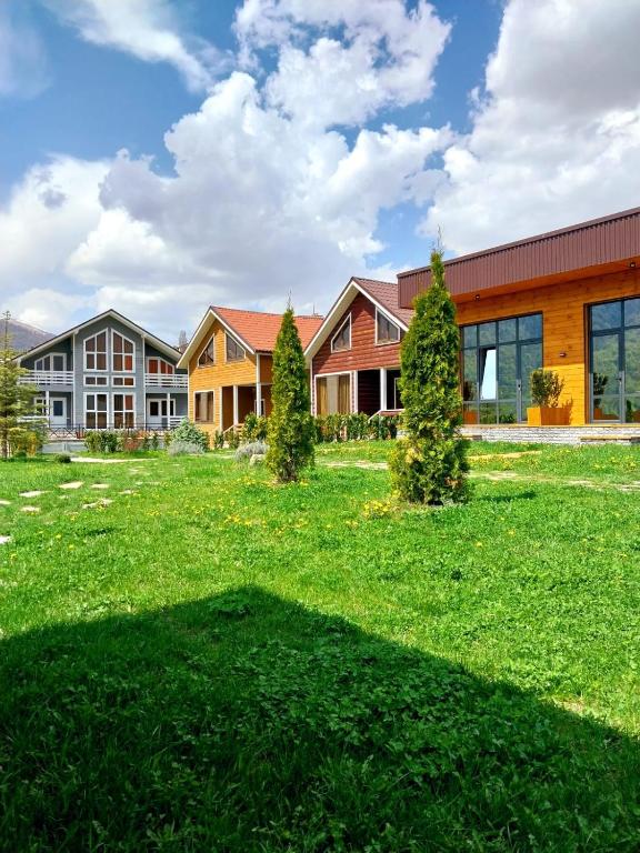 COTTAGE CHALET and TOURS