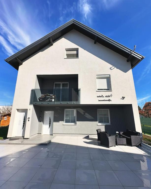 White Lotus, Velika Gorica