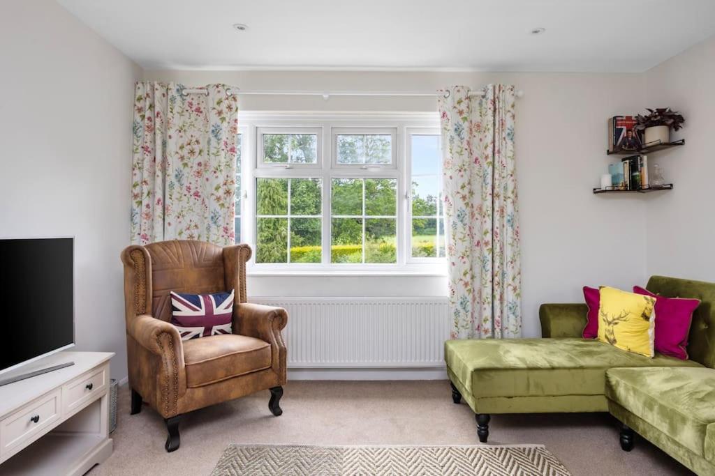 Deer View, Partridge Green photo 6