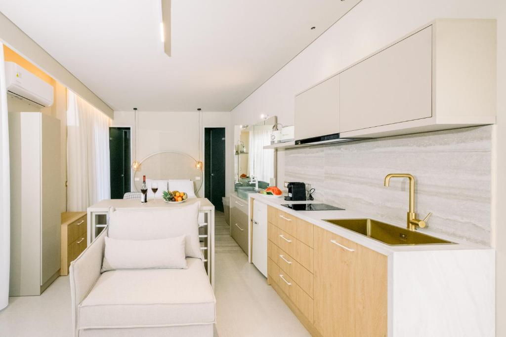 NIDRA STUDIO with VERANDA, Chania