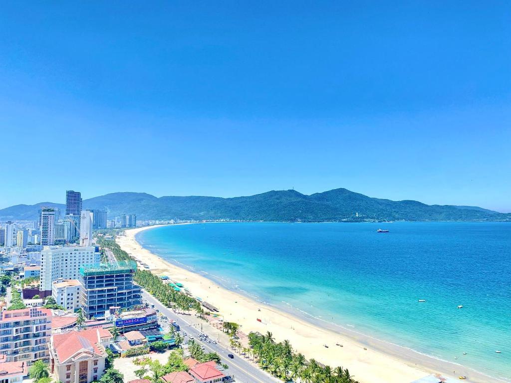 Apartment with My Khe beach view, Danang