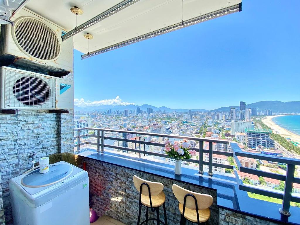 Apartment with My Khe beach view