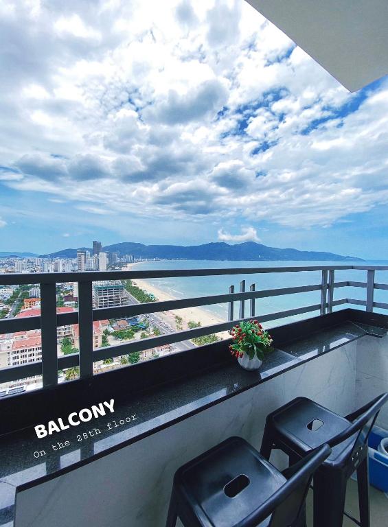 Apartment with My Khe beach view