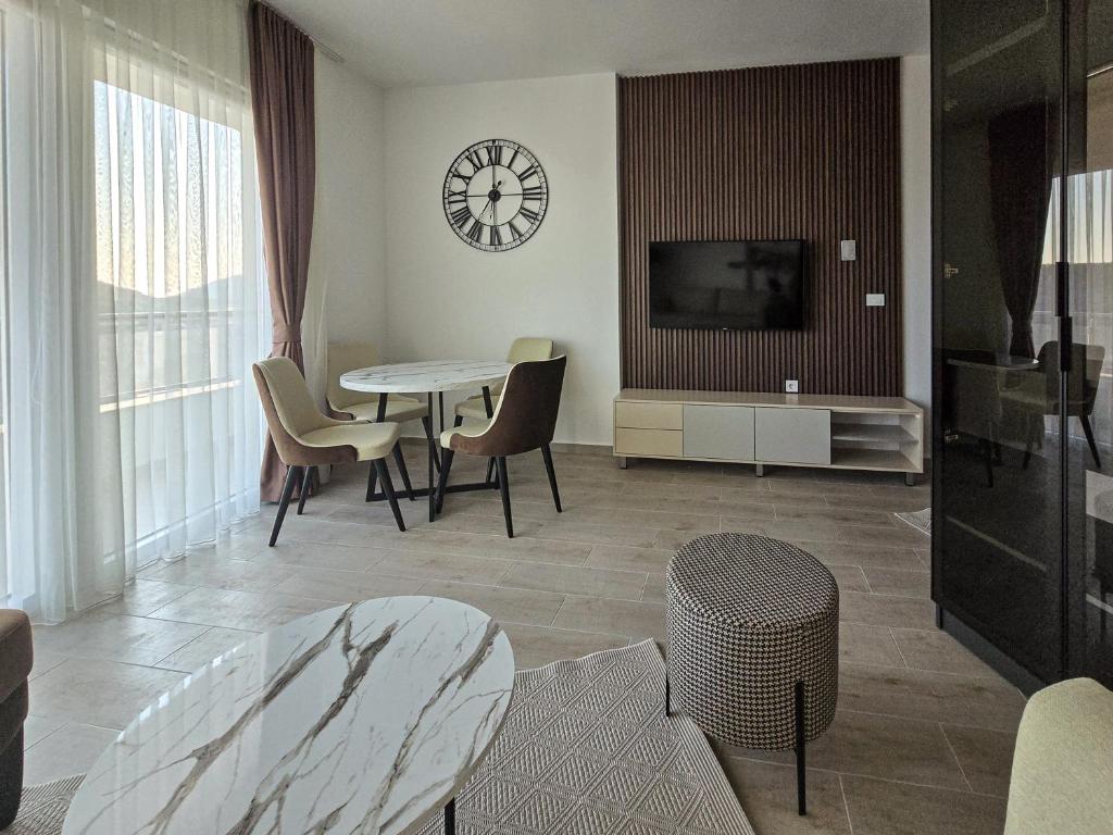 Juzni Horizont Apartments - 5