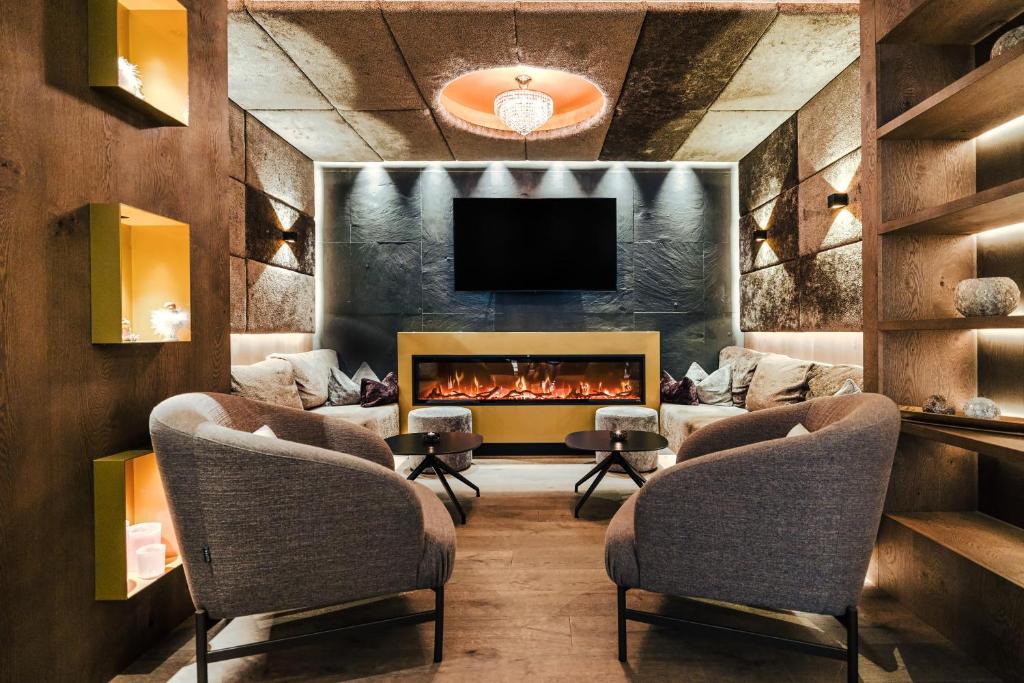 Hotel Alpina - 2