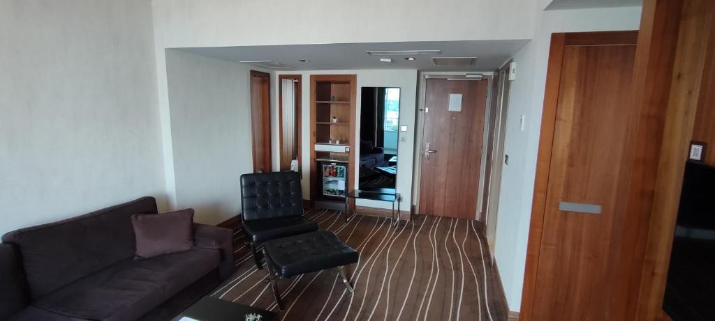 Shared lounge/TV area