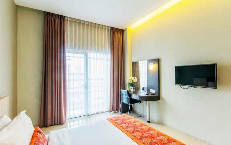 Shared lounge/TV area