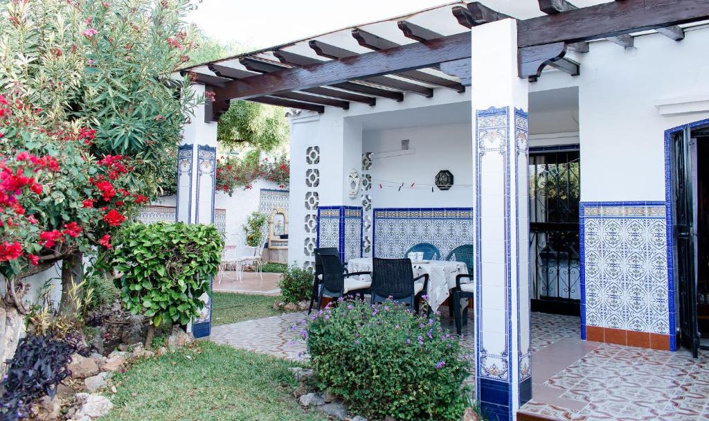 Capistrano Home with Access to Nerjas Top Pool Area, Nerja