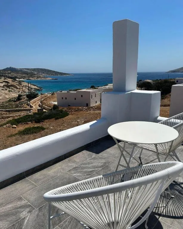 Vasilios Luxury Apartments, hotel in Donoussa