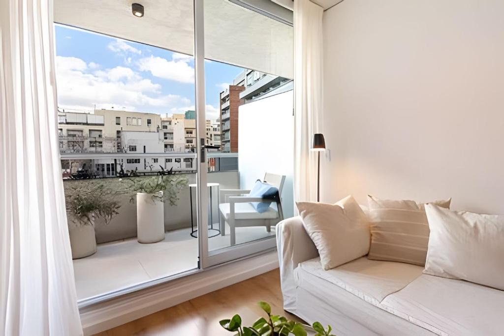 Cozy Apartment w/ Pool, Gym,24h Security & Parking - 4