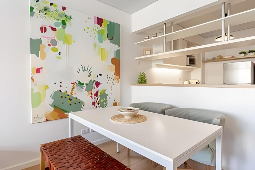 Cozy Apartment w/ Pool, Gym,24h Security & Parking - 5