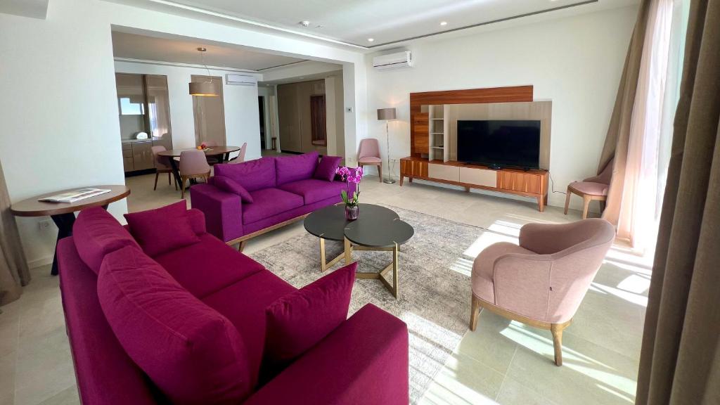 Sunraf Luxe Apartments - 2