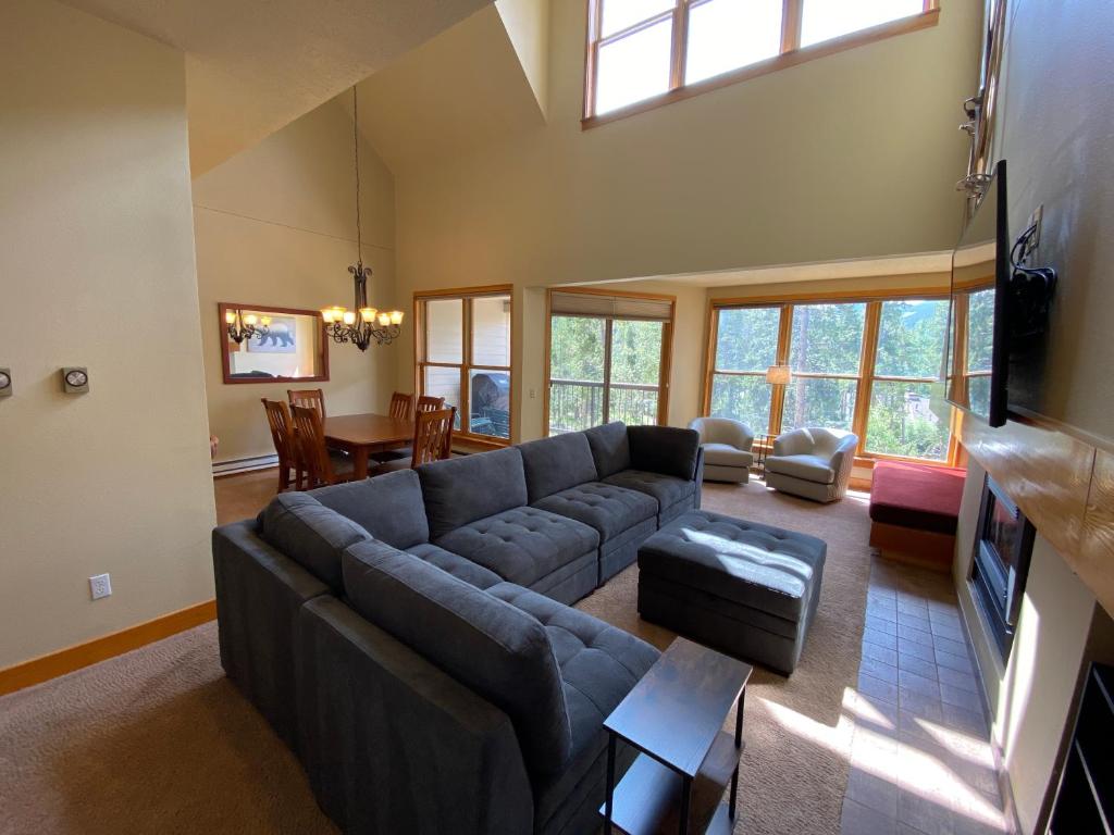 Quicksilver 1665 by SummitCove Lodging, Keystone