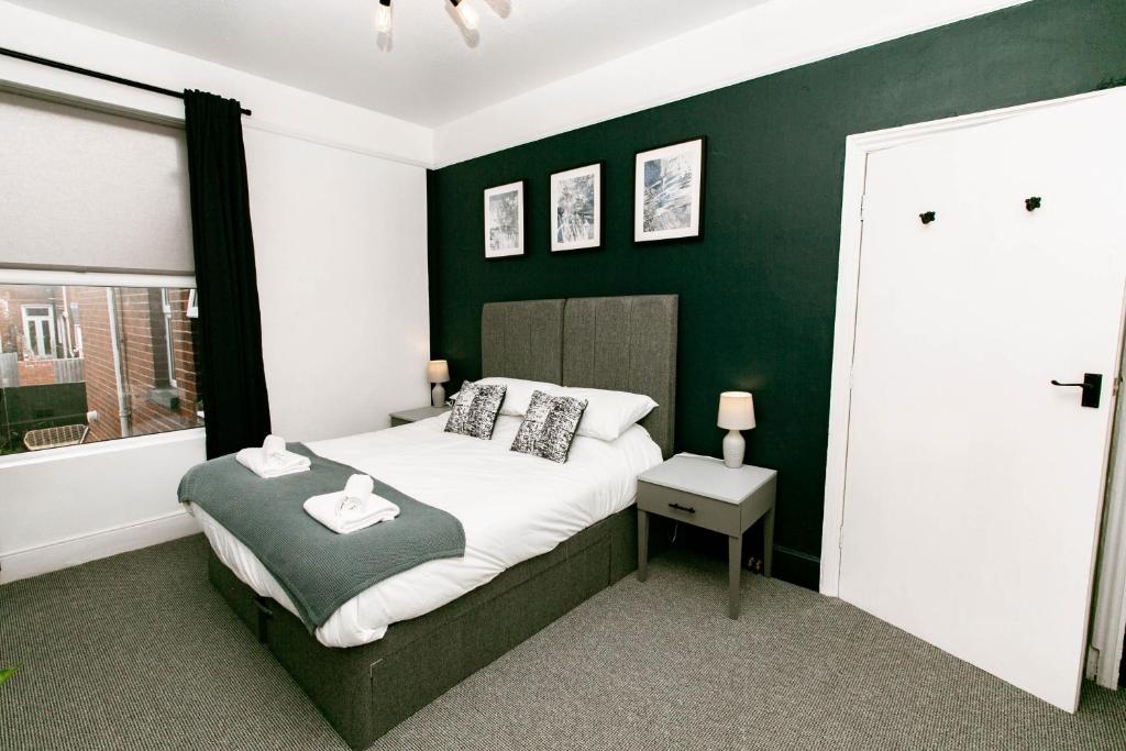 Central Apt Sleeps 6, Parking, Smart TV, Garden, Contact For Discounted Prices, Exeter