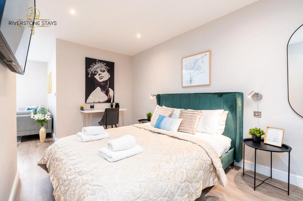 Exceptional Apartment & Gorgeous Interior & King size bed, Leeds