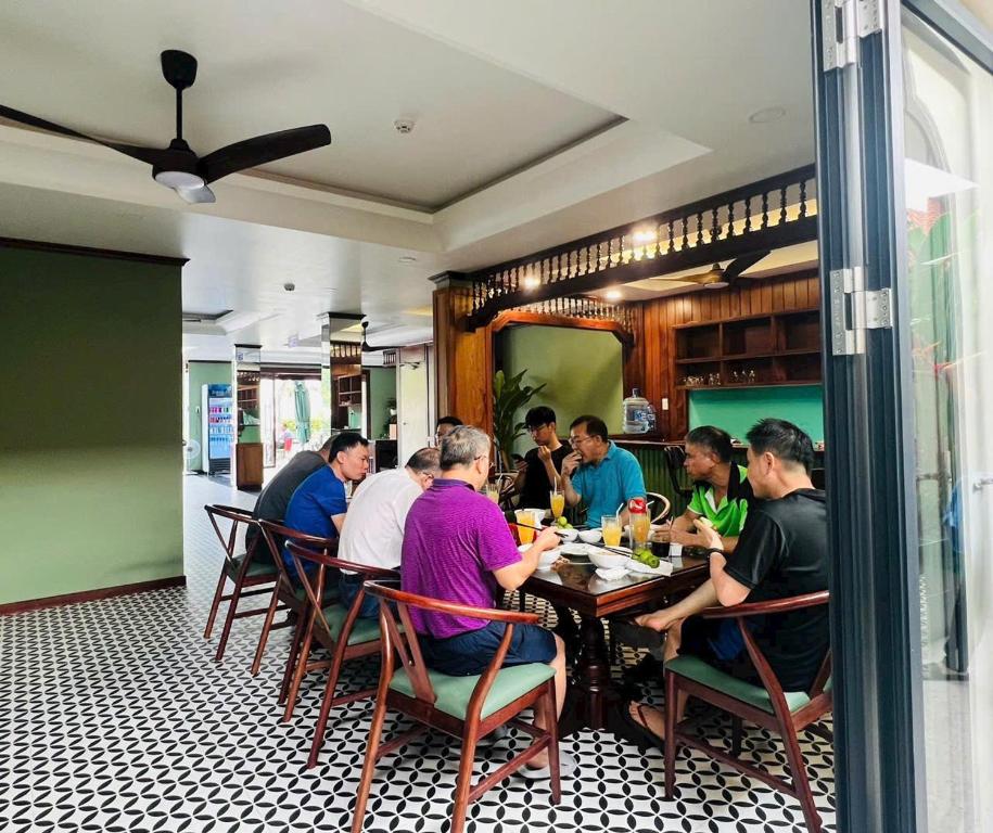 Nhã Hotel
