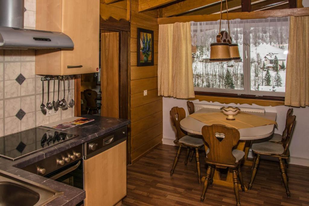 Haus Saroja - 4