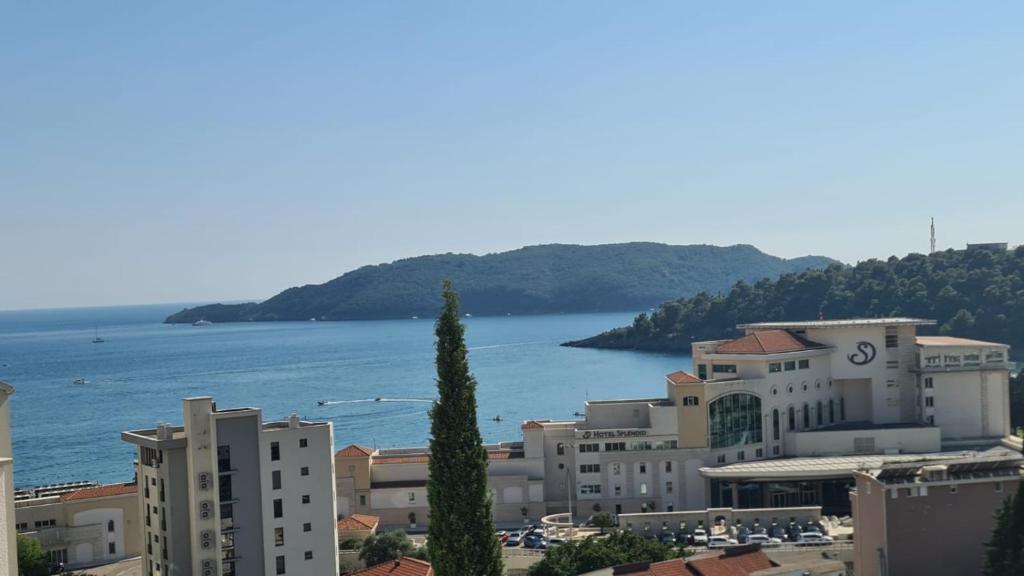 Secret Residence, Bečići