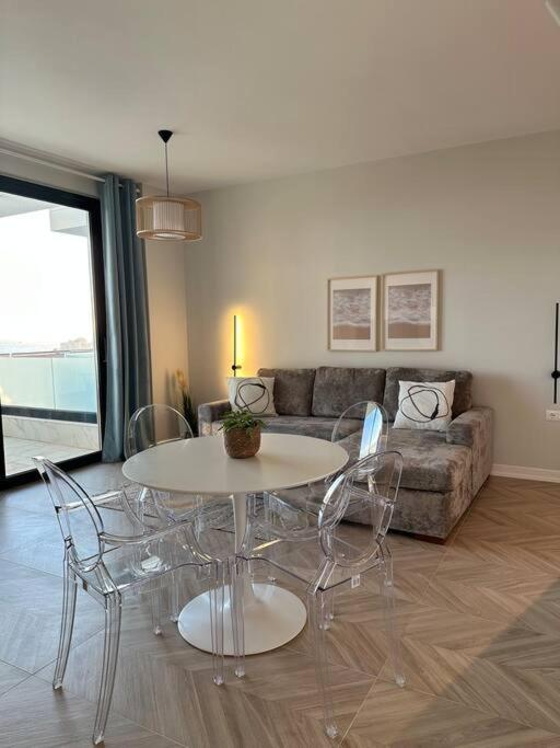 Valerie Apartment, Sarandë